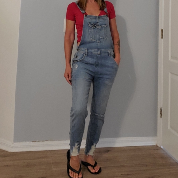 Sneak Peek Distressed Denim Skinny Overalls EUC - Picture 14 of 14